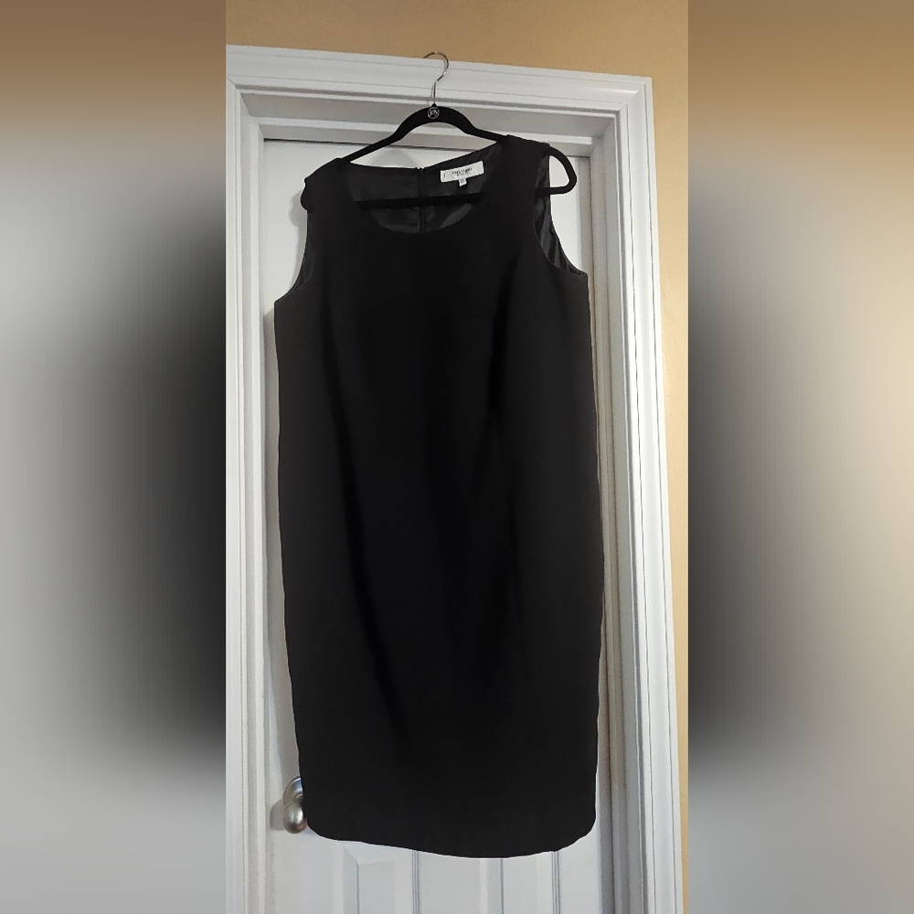 Jones Studio Black Sheath Dress Sleeveless Crew Neck